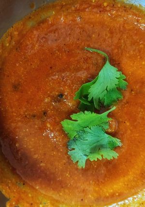 टमाटर प्याज़ की चटपटी चटनी (tamatar pyaz ki chatpati chutney recipe in Hindi) रेसिपी मुख्य फोटो