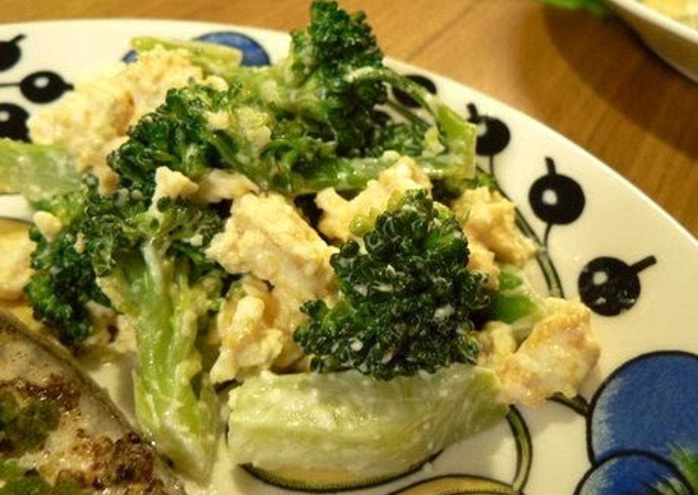 Broccoli and Scrambled Egg Mayonnaise Salad