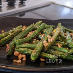 A picture of Garlic green beans.
