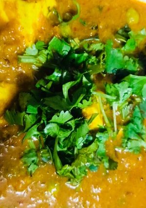 A picture of Shahi Matar paneer.