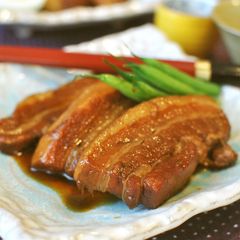 A picture of [Simmered Pork Belly Cubes] Tender Red Meat.