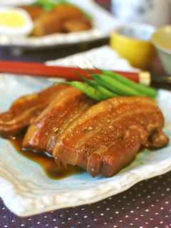 A picture of [Simmered Pork Belly Cubes] Tender Red Meat.
