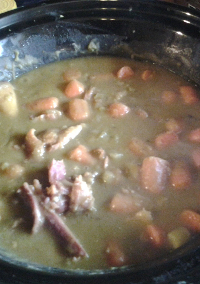 A picture of Split Pea Soup (crockpot).