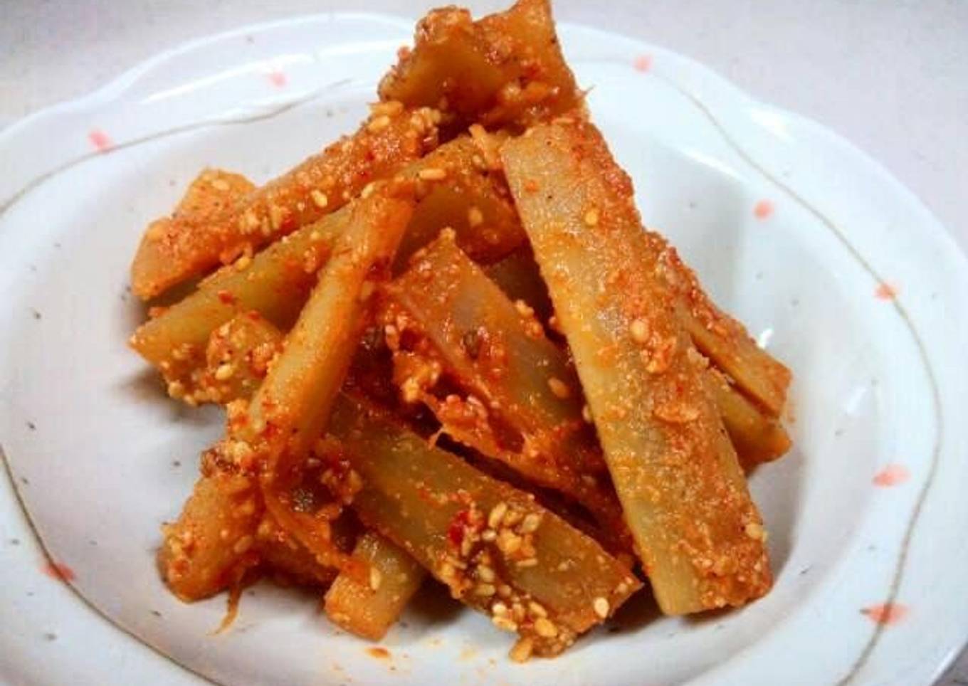 Korean-Style Sesame Seasoned Burdock with Chili Pepper and Vinegar Miso Sauce