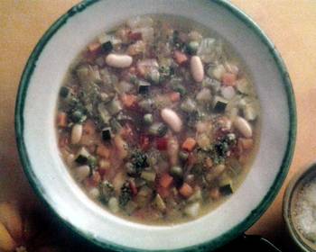 Ready to Serve Minestrone with pesto Most Delicious