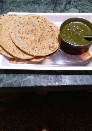 A picture of Sattu ki roti.