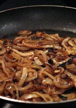 A picture of Caramelized Onions in Beer..