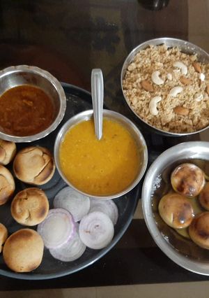 દાળ બાટી(Dal Baati Recipe in Gujarati) રેસીપી મુખ્ય ફોટો