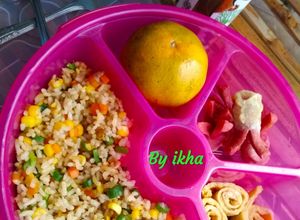 Foto resep Nasi Goreng Sayur with Sosis, Telur Dadar