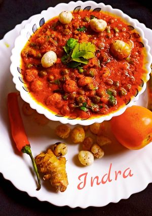 मटर मखाना करी (matar makhana curry recipe in Hindi) रेसिपी मुख्य फोटो