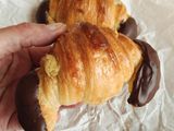 Croissants Rellenos de Crema de Pistachos y Chocolate Blanco