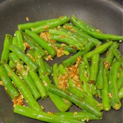 A picture of Garlicky Green Beans.