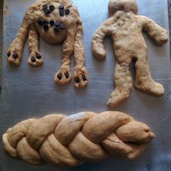 A picture of Challa Bread.