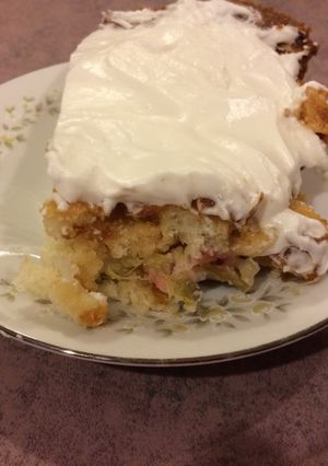 A picture of Rhubarb Cake.