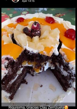 Una foto de Torta de chocolate frutal