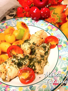 A picture of Hake in milky onion sauce.