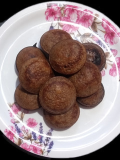 சாக்கோ லாவா பணியாரம் (Choco lava paniyaram recipe in tamil) செய்முறை முக்கிய புகைப்படம்