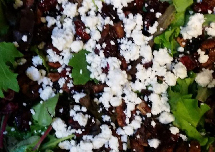 Steps to Prepare Favorite Mixed Greens, candied walnuts, feta &amp;cranberry