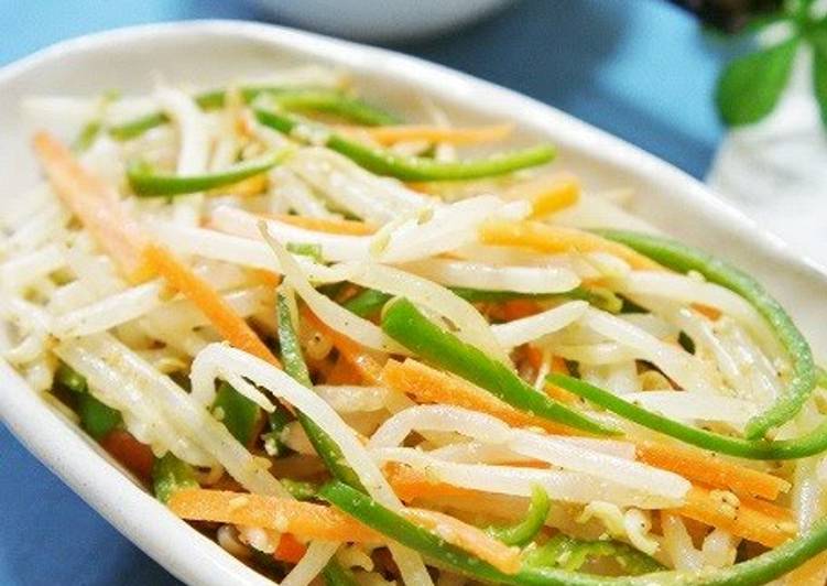 How to Prepare Speedy Bean Sprouts, Peppers, and Carrot Namul (Korean-Style Salad)