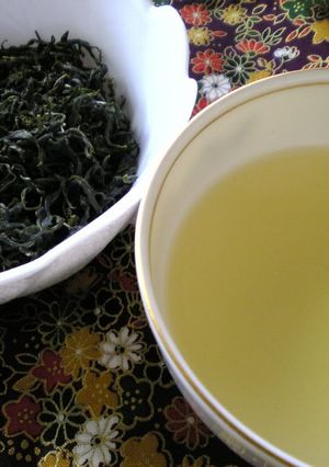 A picture of Home-Grown Fresh Green Tea: How to Process Freshly Picked Green Tea Leaves In a Microwave.
