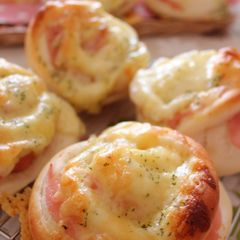 A picture of Ham Mayonnaise Bread.