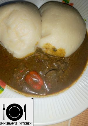 A picture of Tuwon semovita with baobab soup (Miyar Kuka).