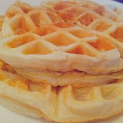 A picture of Fluffy Delish Waffles.