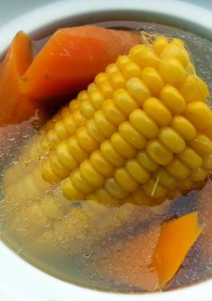 A picture of LG CHICKEN SOUP / STOCK( CARROT AND CORN COB ).