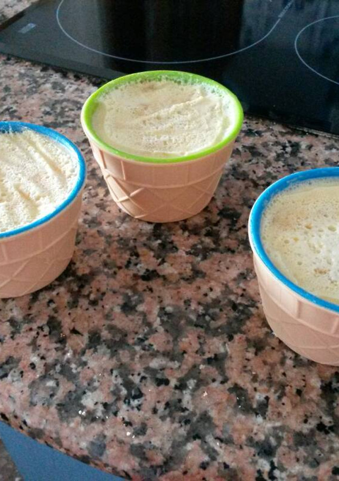 Una foto de Postre de queso, melocotón y paraguaya veraniego