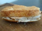 Una foto de pimenton y queso crema