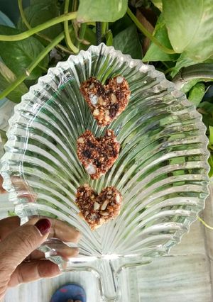 A picture of Dry fruits bites.