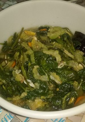 Foto resep Tumis kangkung paria