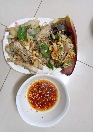 Hình của món Gà tre làm gỏi.
