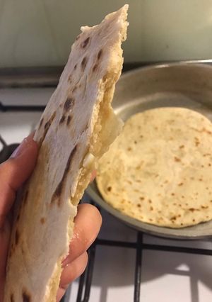 Una foto de Pan con ajo 🧄 en sartén