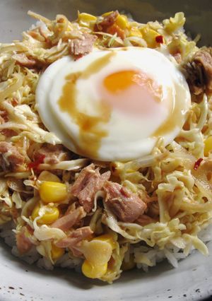 A picture of Tuna & Cabbage Salad Rice Bowl.