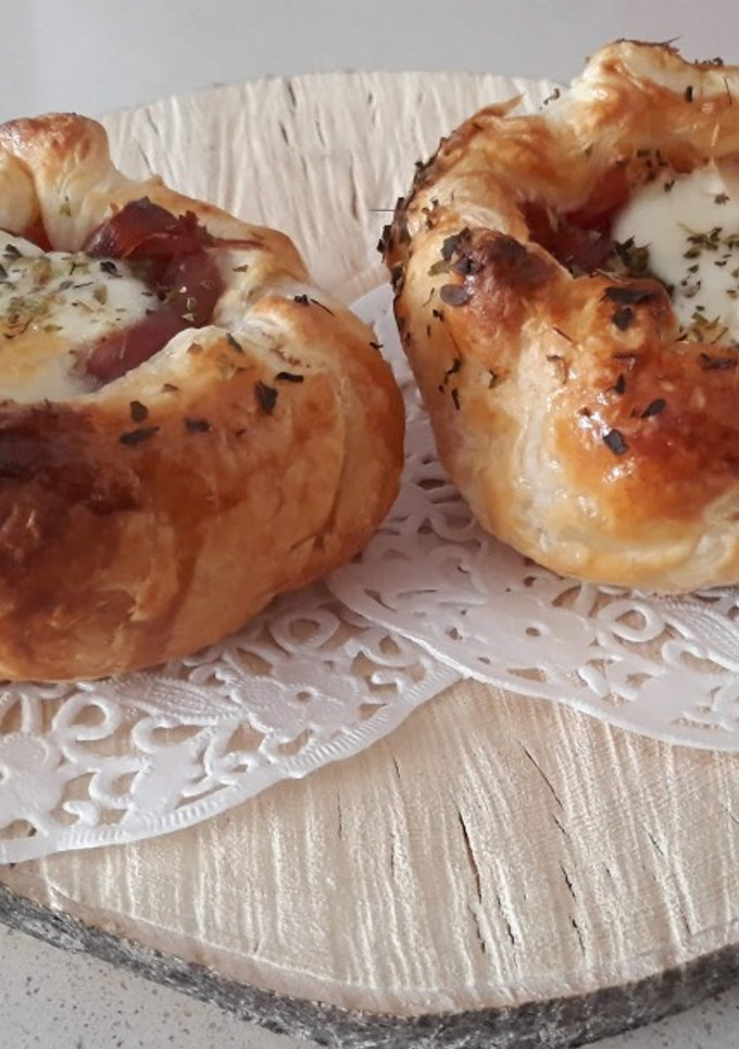Una foto de Tomates rellenos en hojaldre