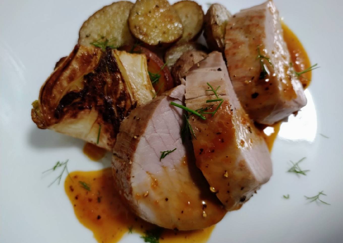Pork tenderloin with orange and fennel sauce