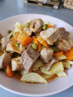 Una foto de Carne en salsa🍖