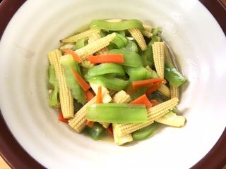 👩🏻‍🍳絲瓜炒玉米筍⋯