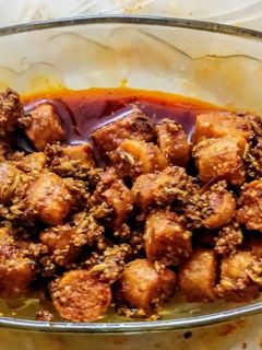 आचारी गट्टे की सब्जी (aachari gatte ki sabji recipe in marathi) रेसिपी चे मुख्य फोटो