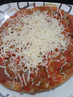 વેજ પીઝા(Veg Pizza Recipe in Gujarati) રેસીપી મુખ્ય ફોટો