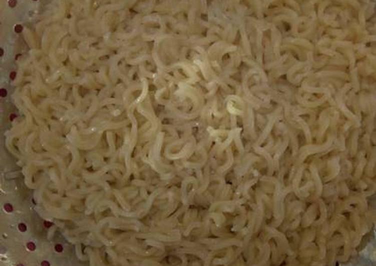 Recipe of Speedy Indomie noodles with onion