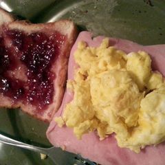 A picture of Breakfast Sammich.