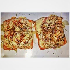 A picture of Bread pizza.