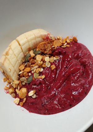 Una foto de Smoothie bowl de frutos rojos