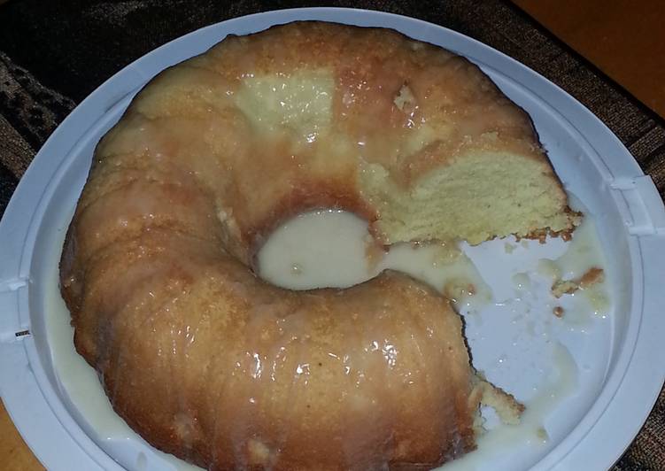 How to Prepare Super Quick Homemade 7 Up Bunt Cake