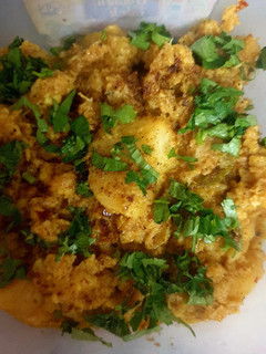 A picture of Achari aloo gobhi.