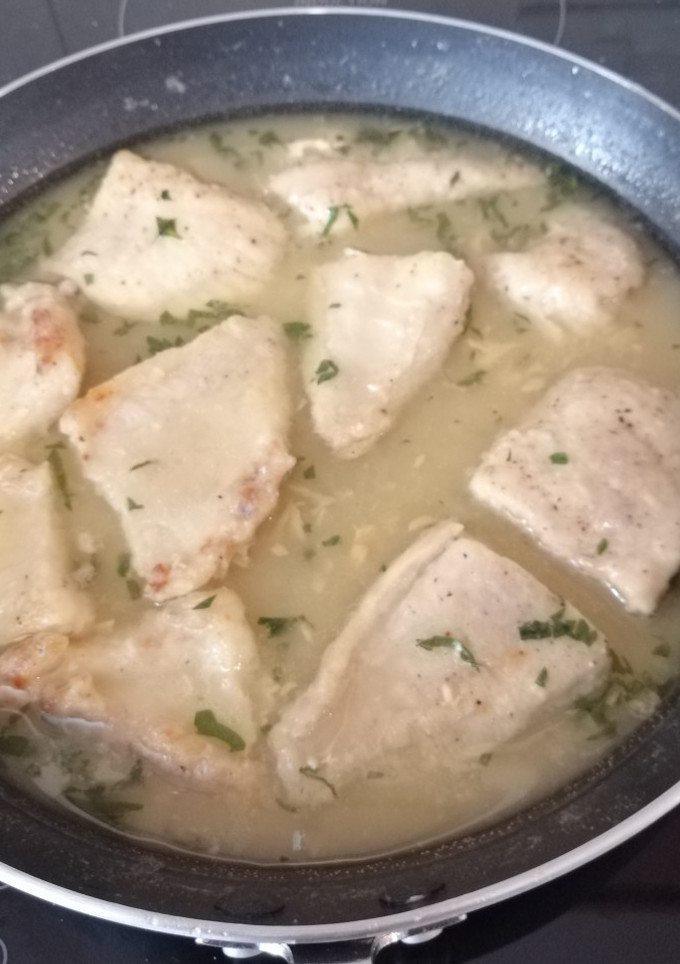 Una foto de Pez Perro en Salsa Verde
