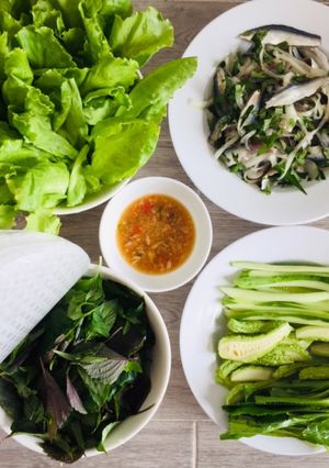 Hình của món Gỏi cá trích cuốn bánh tráng.