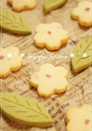 A picture of Easy Sakura-Shaped Rice Flour Cookies For Sakura Viewing.